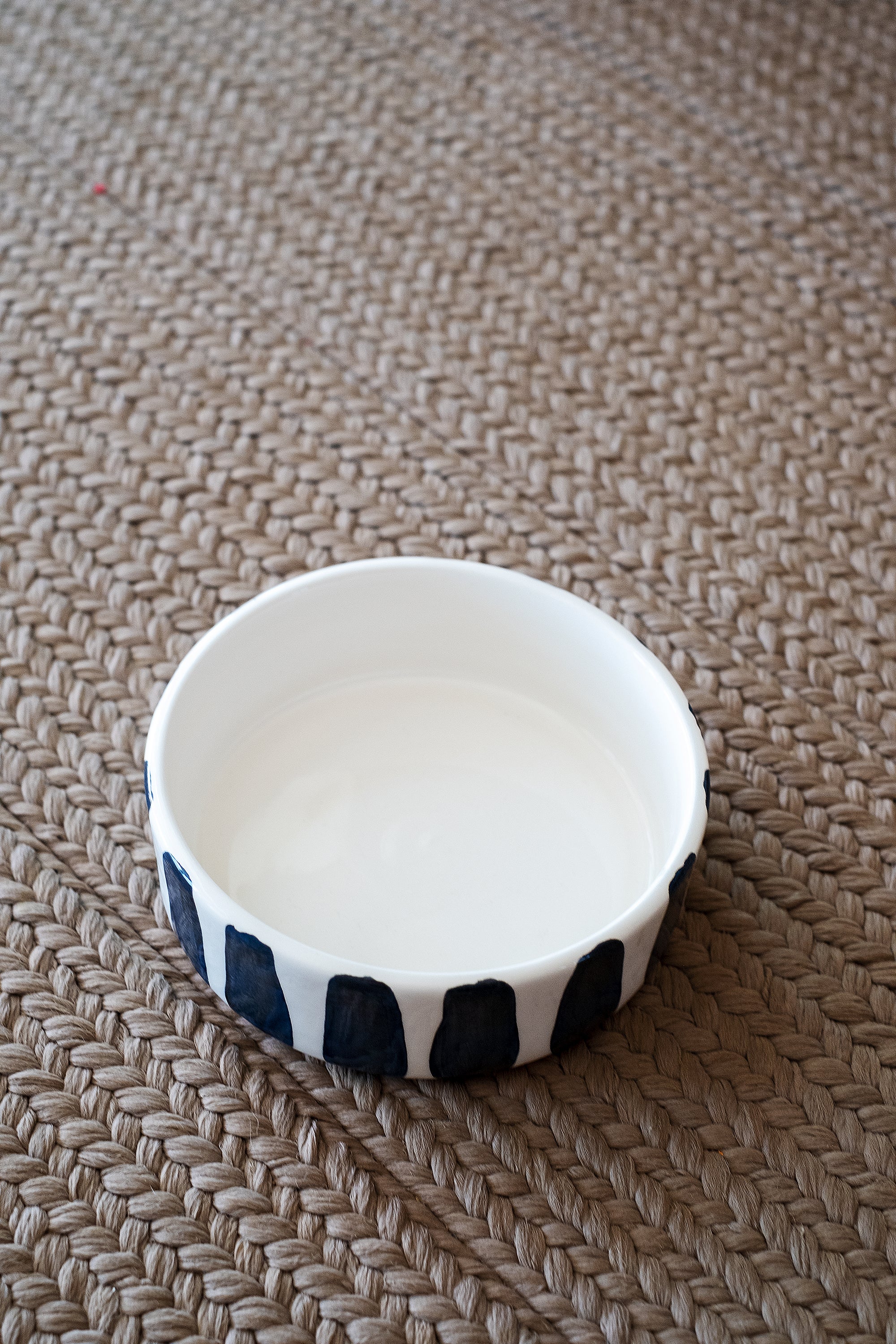 B&W STRIPES CAT BOWL