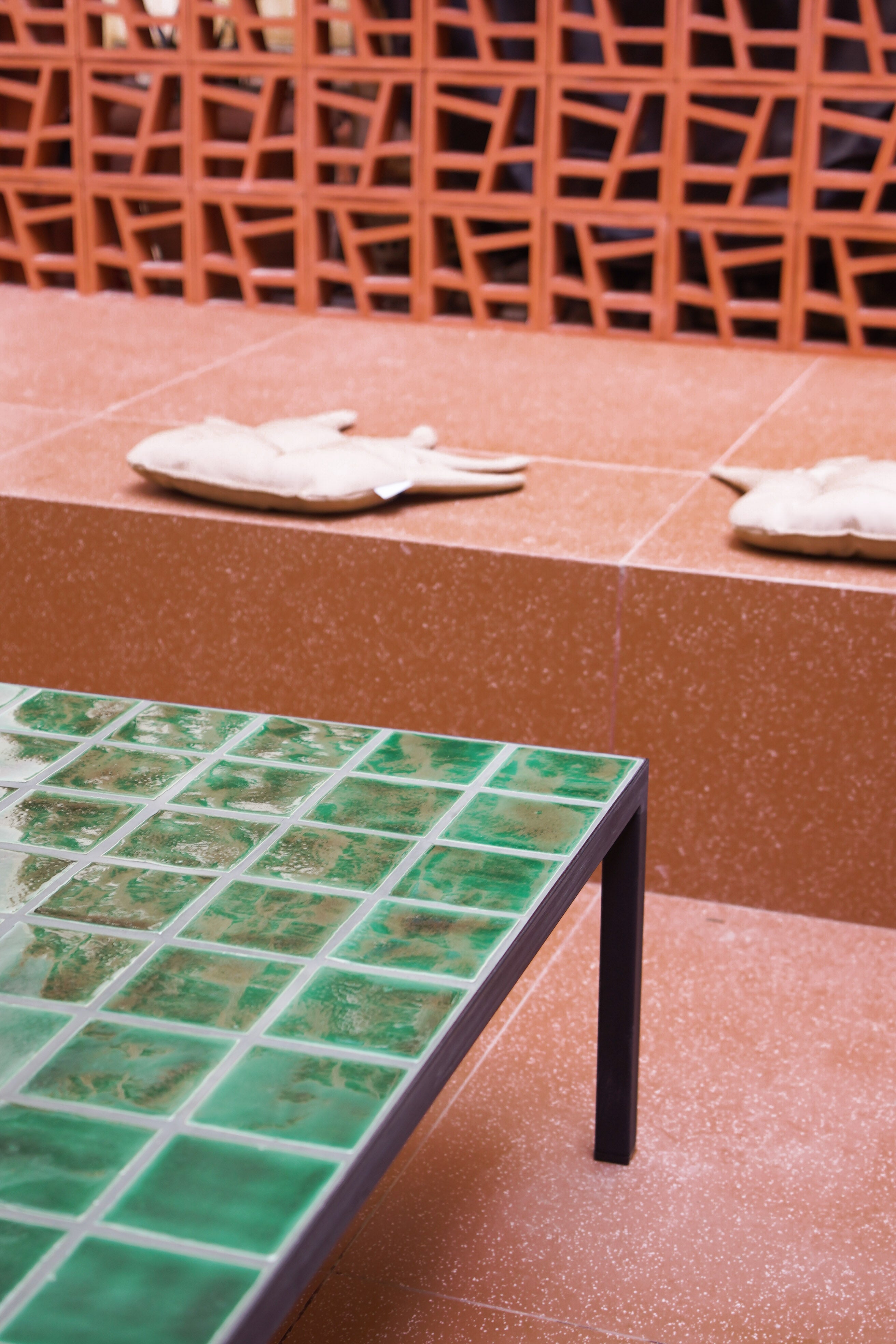 CERAMIC GREEN TILE COFFEE TABLE - OUTDOOR