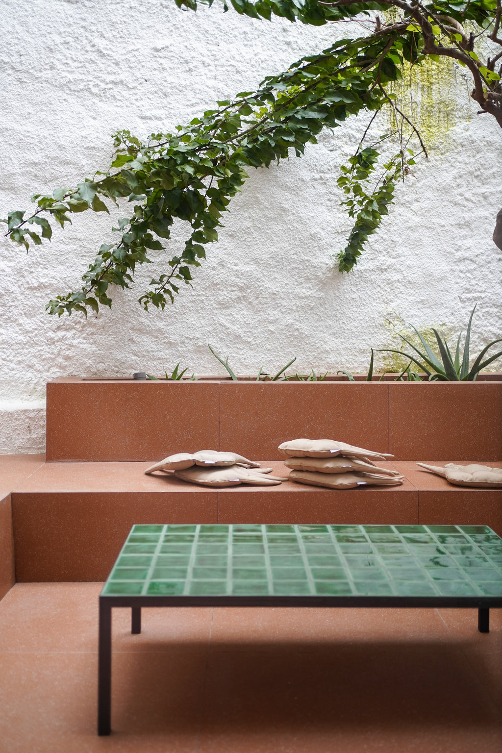 CERAMIC GREEN TILE COFFEE TABLE - OUTDOOR