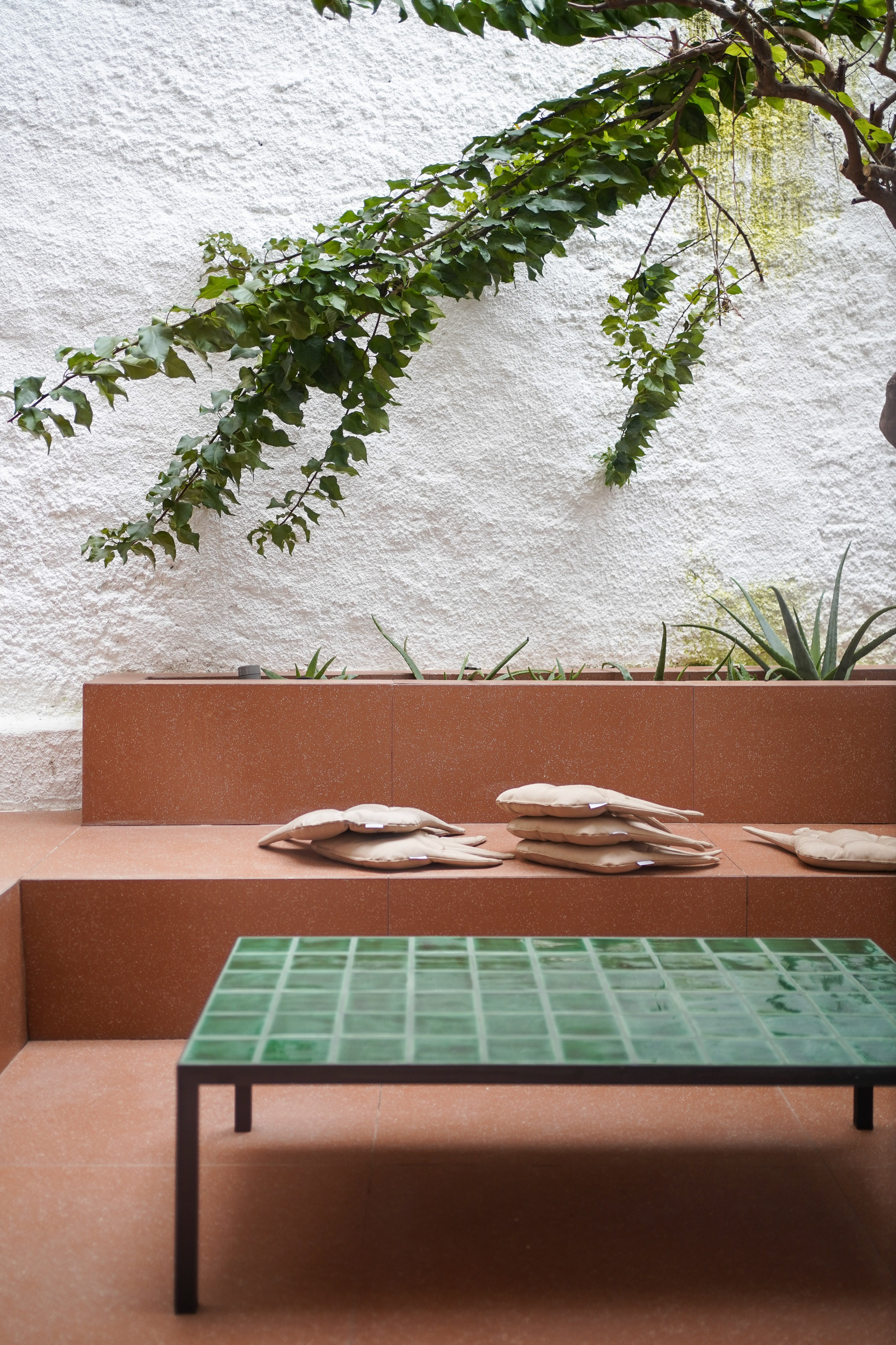 CERAMIC GREEN TILE COFFEE TABLE - OUTDOOR